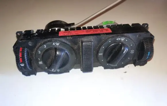 Mercedes-Benz C W202 Climate control unit 2028300985 9140010092 2028202410