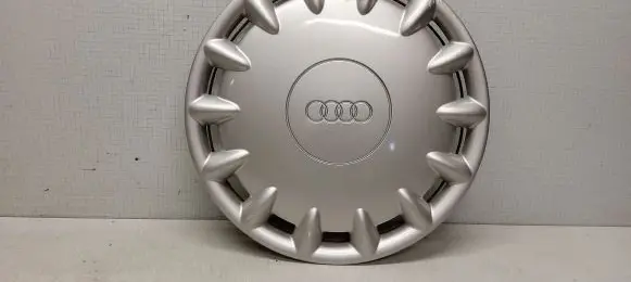 Audi A4 S4 B5 8D R15 wheel hub/cap/trim 8D0601147