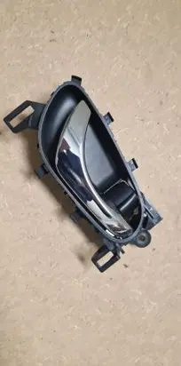Nissan X-Trail T32 Front door interior handle RH2