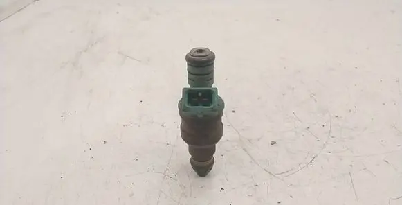 BMW 5 E39 Fuel injector 0280150415