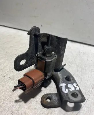 Mazda 6 Vacuum valve K5T46591