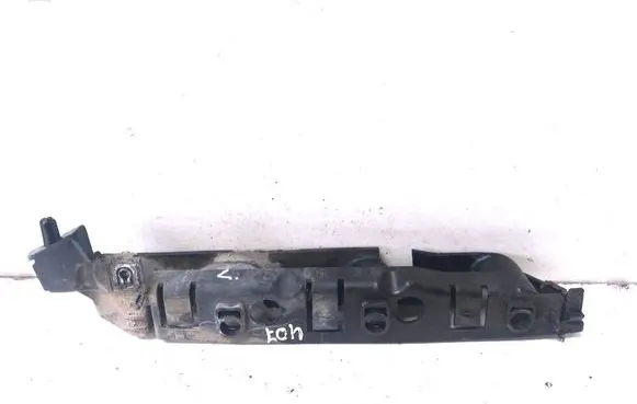 Front bumper mounting bracket