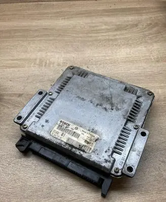 Renault Laguna I Engine control unit/module ECU 9634662880 0281001782