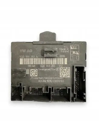 Volkswagen Golf VII Door control unit/module 5Q0959393A