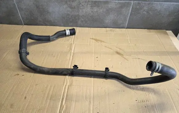 Engine coolant pipe/hose