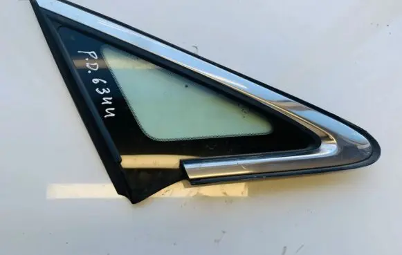 Mazda CX-7 Front triangle window/glass 