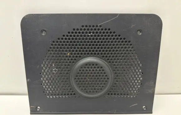 BMW 5 E60 E61 Subwoofer grill/trim 4913631822