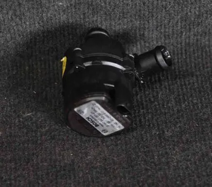 Volkswagen Jetta VI Electric auxiliary coolant/water pump