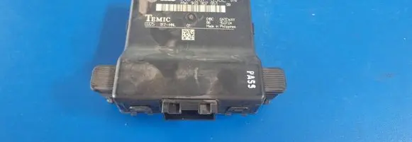 Audi A4 S4 B6 8E 8H Gateway control module 1k0907530E