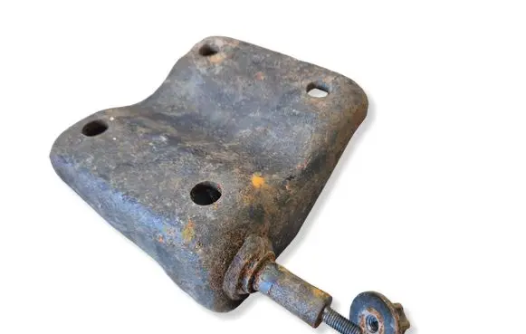 Mitsubishi L200 Front shock absorber mounting bracket MR992589