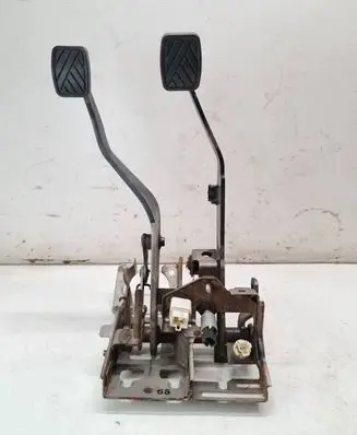 Suzuki Grand Vitara II Brake pedal 5J5M