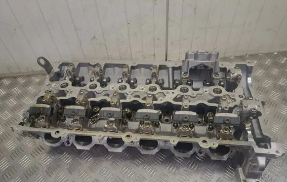 BMW 5 G30 G31 G38 Engine head 7644266 868275409 8682754