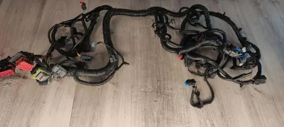 Ford Kuga II Engine installation wiring loom