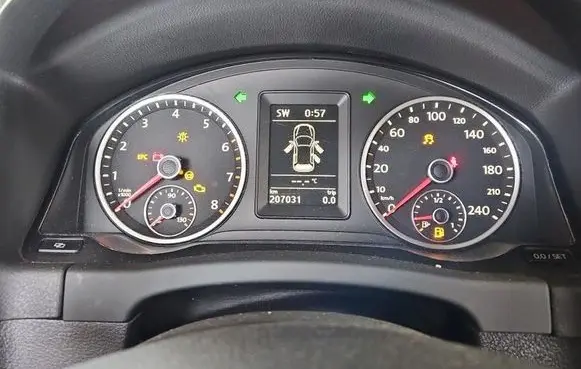 Volkswagen Tiguan Speedometer (instrument cluster) 5N0920871 IMPRK1580074