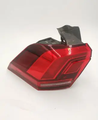 Volkswagen Tiguan Rear/tail lights 5NN945095A