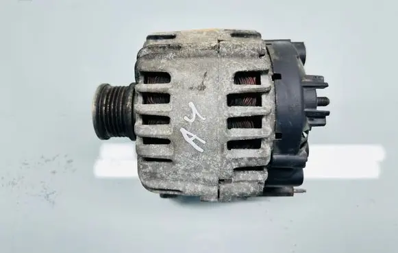 Volkswagen PASSAT B8 Generator/alternator 03L903023L