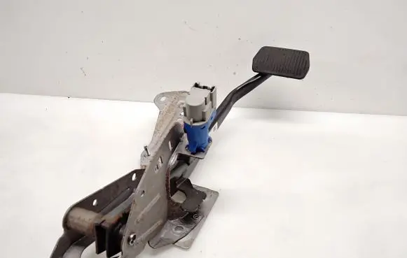 Ford C-MAX II Brake pedal AV612467GA 12461