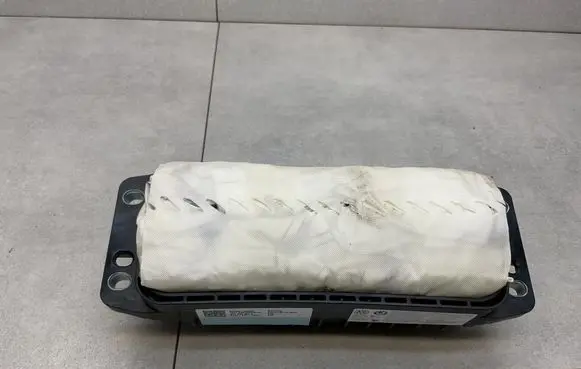 Volkswagen Tiguan Passenger airbag 5K0880204A