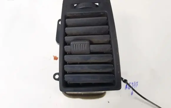 Hyundai Terracan Dash center air vent grill 85730h16000