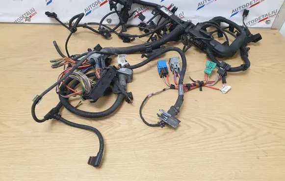 BMW 3 E92 E93 Engine installation wiring loom 8507209 8507208 7580537
