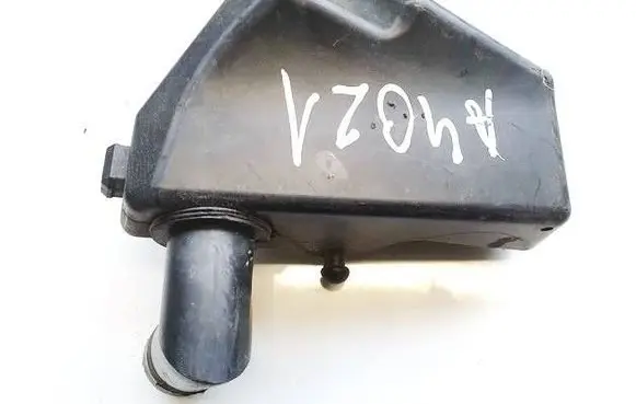Nissan Primera Intake resonator 6n201