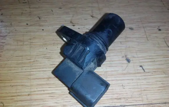 Mazda 323 Camshaft position sensor j5t23281