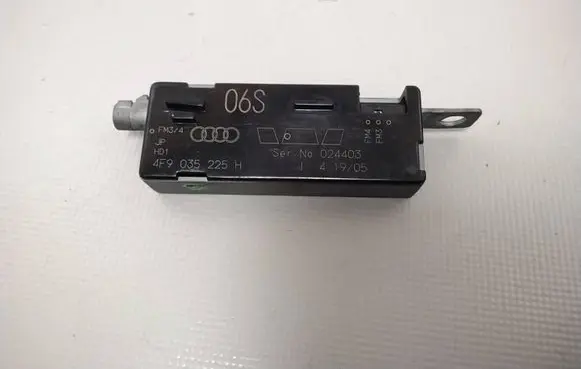 Audi A6 S6 C6 4F Aerial antenna filter 4F9035225H
