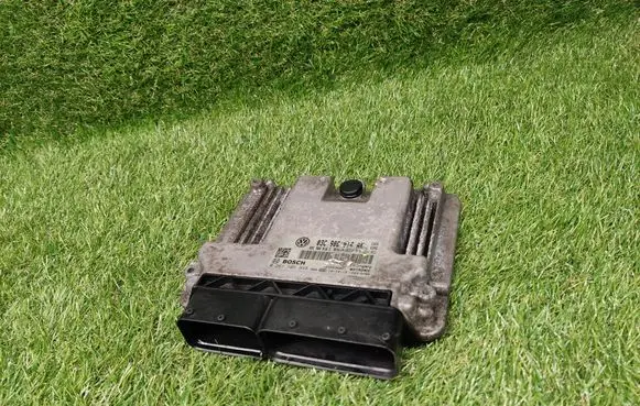 Skoda Octavia Mk2 (1Z) Engine control unit/module ECU 03C906016AK 03C906016C 0261S05948