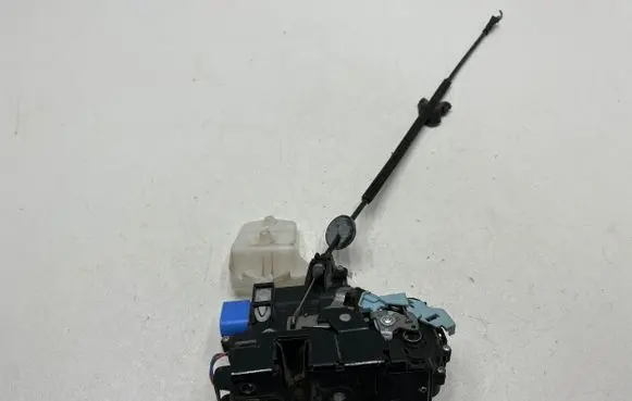 Volkswagen Caddy Front door lock 3D1837016AQ