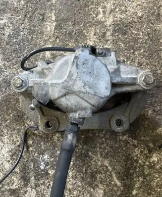 Mercedes-Benz E W211 Front brake caliper