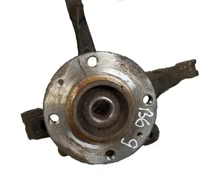 Peugeot 208 Front wheel hub