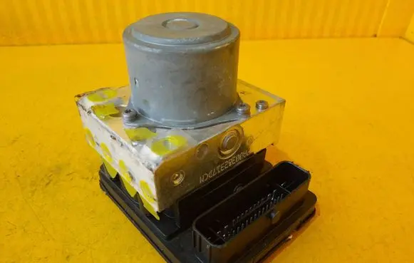 Mercedes-Benz C W205 ABS Pump A2059005147