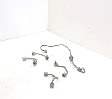 Land Rover Freelander 2 - LR2 Fuel injector supply line/pipe 833541