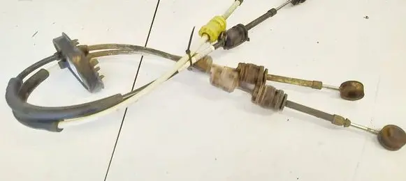 Opel Astra J Gear shift cable linkage 55563703