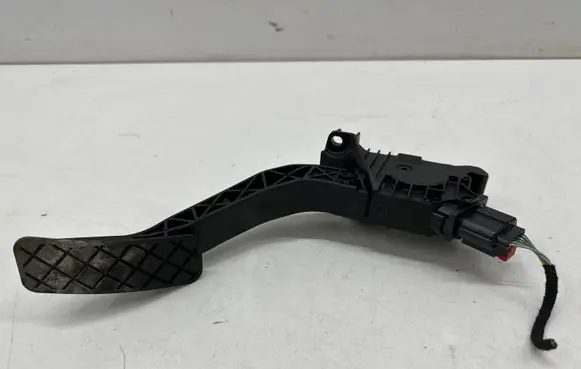 Skoda Karoq Accelerator throttle pedal 5Q2723503F