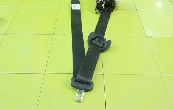 Volkswagen Polo V 6R Front seatbelt 34035270 BEZPIECZENSTWA