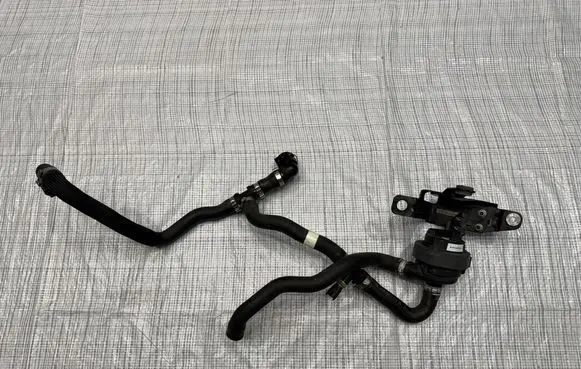 Maserati GranTurismo Water pump 670154651