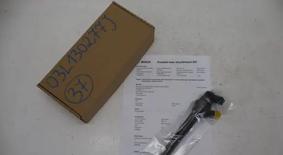 Audi Q3 8U Fuel injector 03L130277J