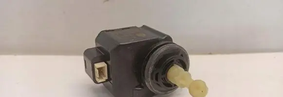 Skoda Enyaq iV Headlight level adjustment motor 01055301