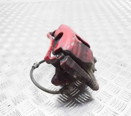Volkswagen Golf VII Front brake caliper
