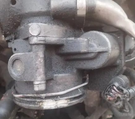 Volkswagen Touran I Throttle valve