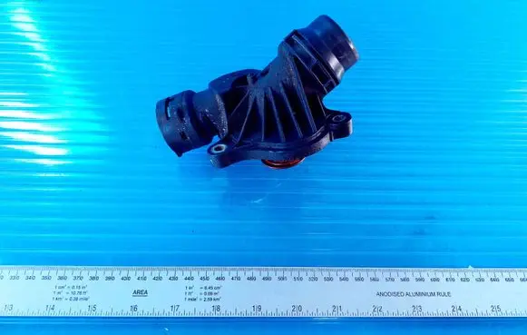 Thermostat/thermostat housing