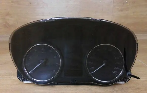 Mitsubishi Outlander Speedometer (instrument cluster) 8100C294