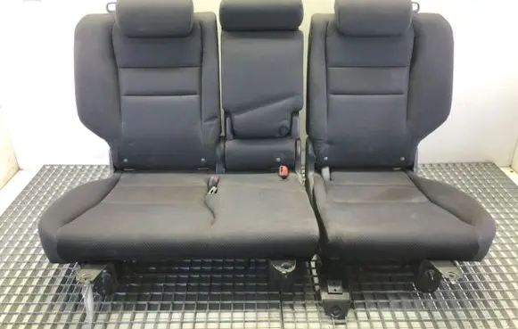 Honda CR-V Second row seats 