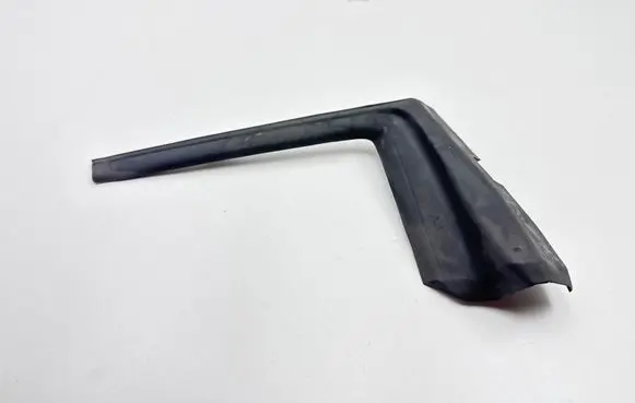 Toyota Yaris Fender end trim 538670D170