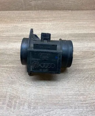 Volkswagen Transporter - Caravelle T4 Mass air flow meter 074906461 71822101 USED