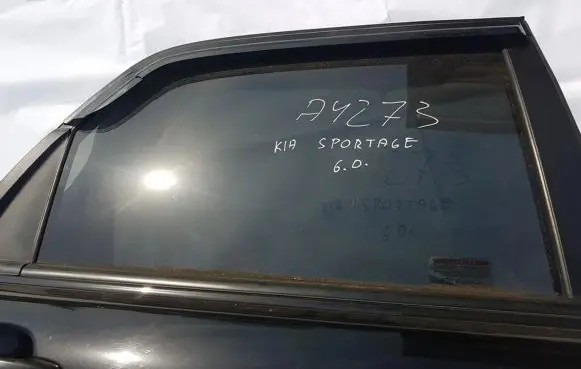 KIA Sportage Rear door window glass