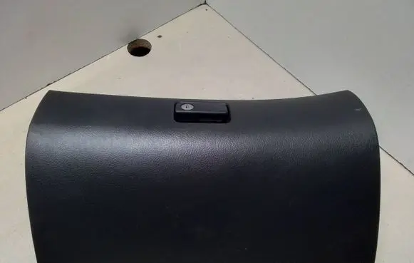Glove box