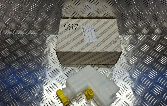 Alfa Romeo Giulietta Brake fluid reservoir 77365821
