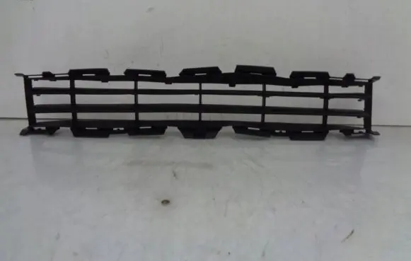 Renault Megane II Front bumper lower grill 8200114155